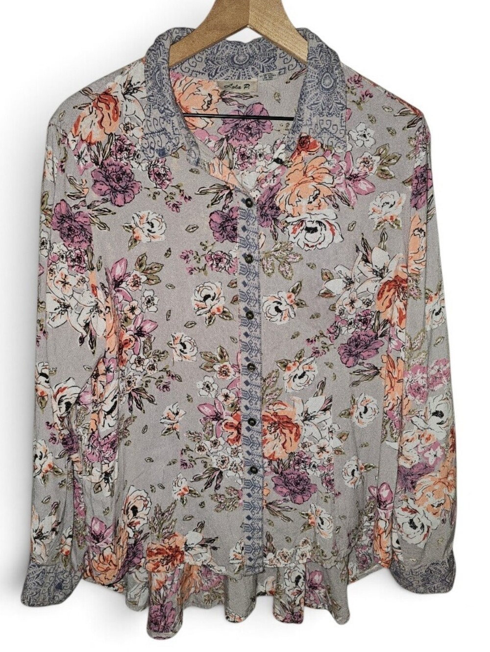 LOLA P. Floral Button Down - Large